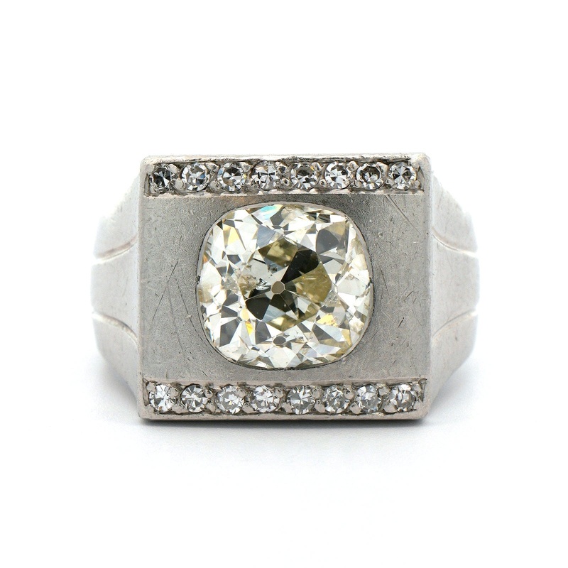 Eclat Jewels Platinum Cushion Cut Diamond Ring