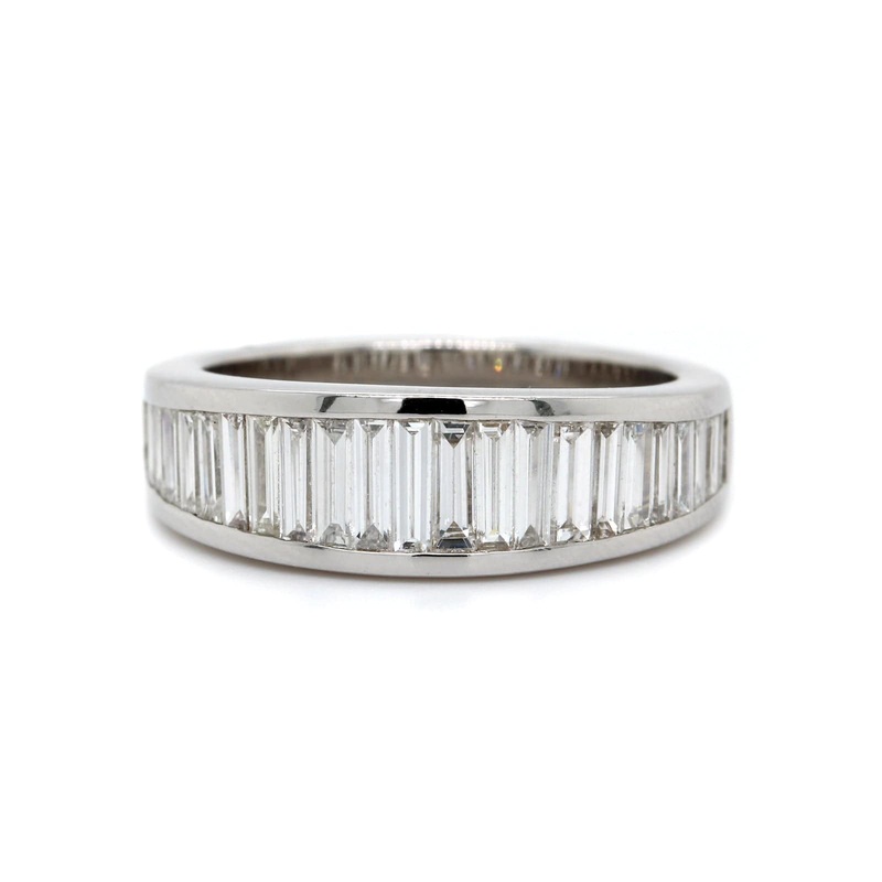 18K White Gold Channel Set Graduated Baguette Diamond Eternity Band